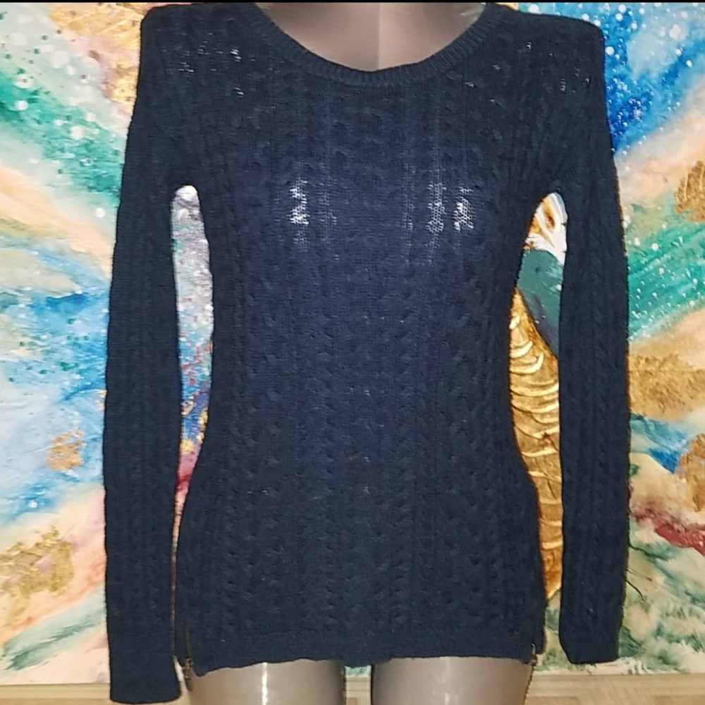 Cute AE sweater